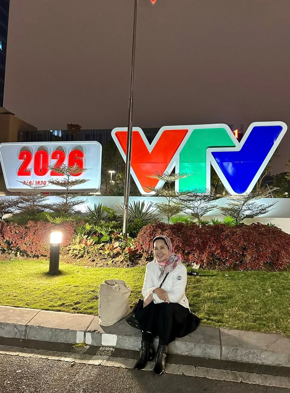 NSND Lan Hương khoe đi quay phim mới. Ảnh: FB Lan Hương Bông