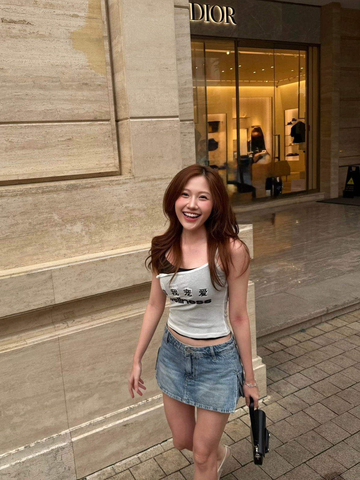 Với tài năng cùng nhan sắc đang ở độ chín muồi, Uyển Ân hứa hẹn tiến xa trong làng giải trí Việt.