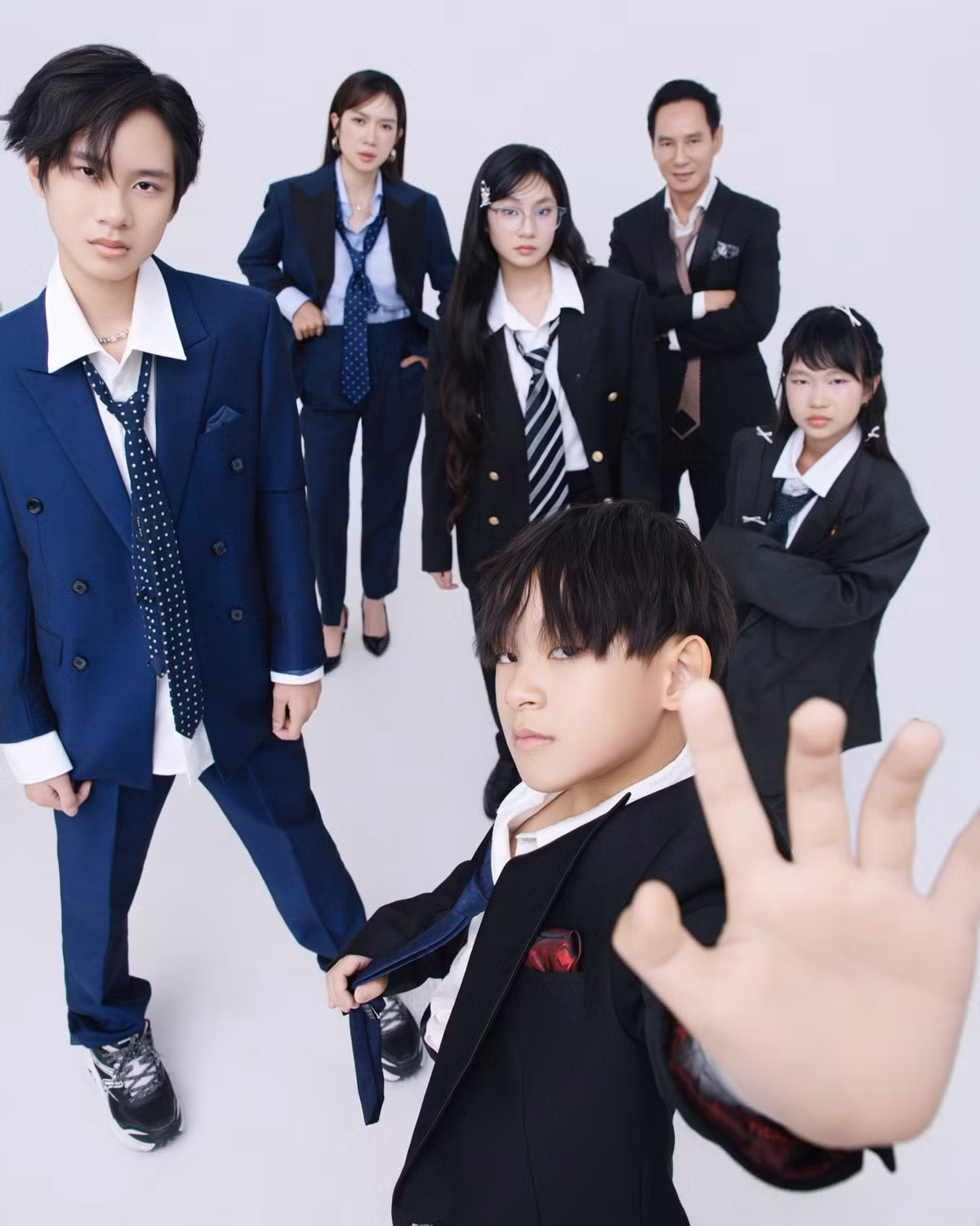 Đặc biệt, Minh Hà được khen ngày càng đẹp mặn mà, rạng rỡ theo thời gian.