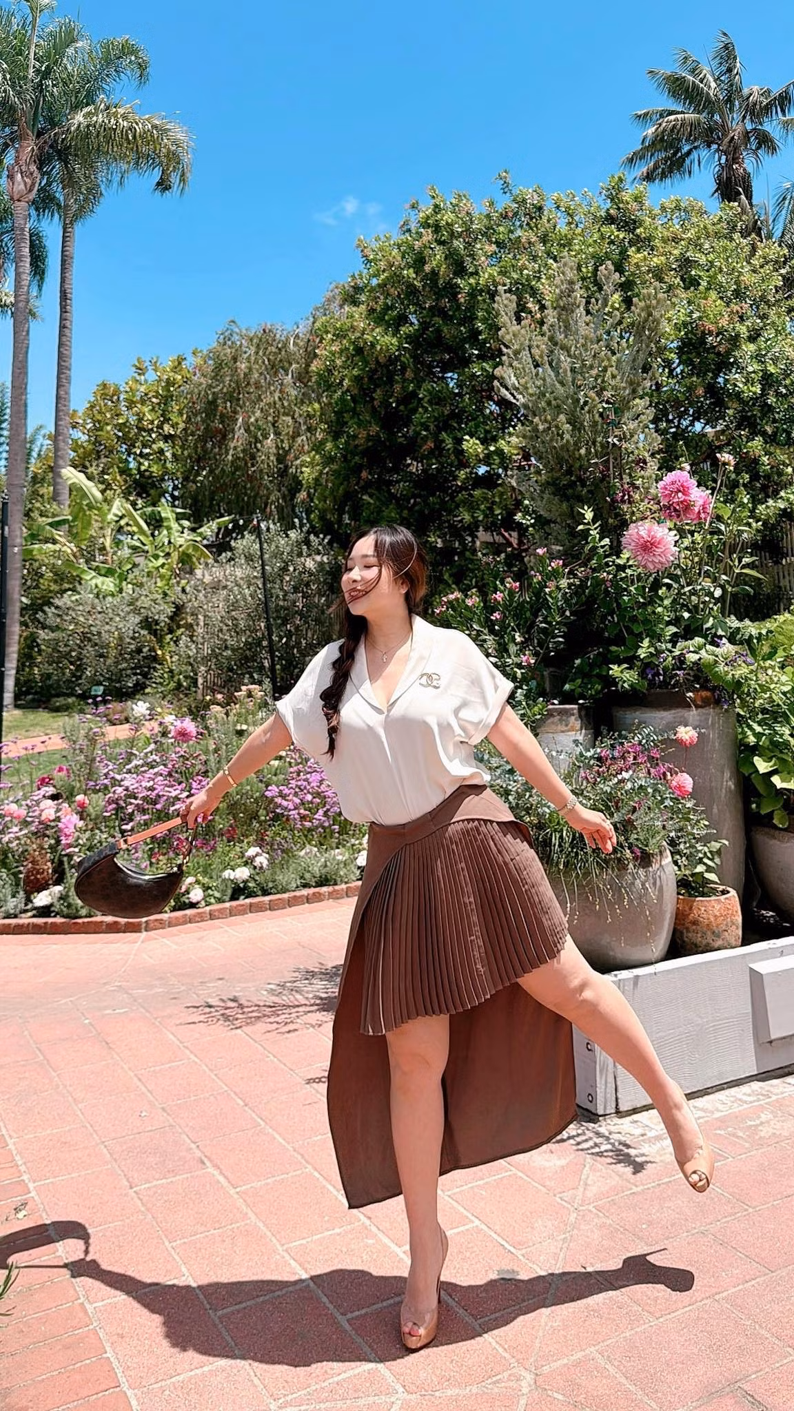 Sau hơn một thập kỷ rời nhóm, nhan sắc của cô không những không phai tàn mà còn "thăng hạng" đáng kinh ngạc. Ảnh: FB Duy-uyen Nguyen