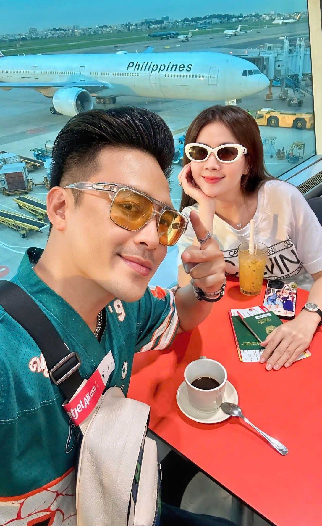 Vợ chồng Thanh Duy - Kha Ly sang Australia công tác. Ảnh: FB Lại Thị Kha Ly