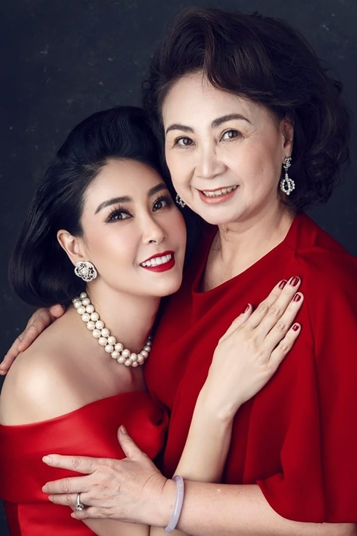 View - Mẹ Hà Kiều Anh U80 gây sốt vì nhan sắc trẻ đẹp ngỡ ngàng | Báo Tri thức và Cuộc sống - TIN TỨC PHỔ BIẾN KIẾN THỨC 24H