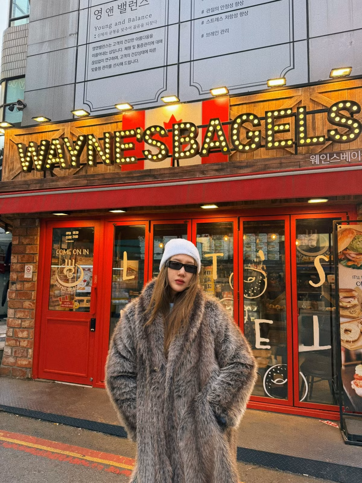 Loạt ảnh du lịch của Thúy Ngân hiện vẫn đang nhận được lượng tương tác lớn trên mạng xã hội.