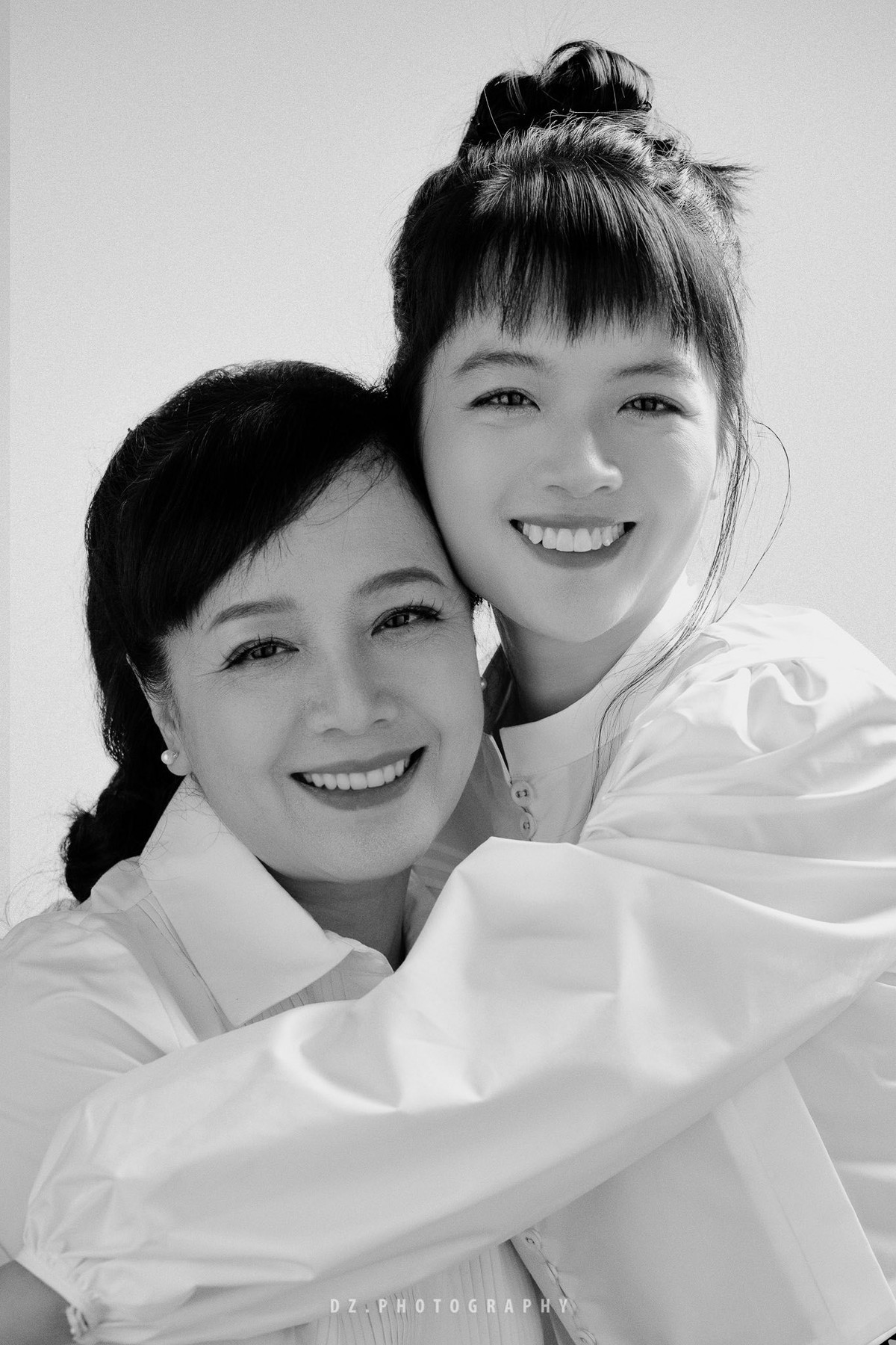 NSƯT Chiều Xuân chúc mừng sinh nhật con gái lớn Hồng Mi. Ảnh: FB Nguyễn Thị Chiều Xuân