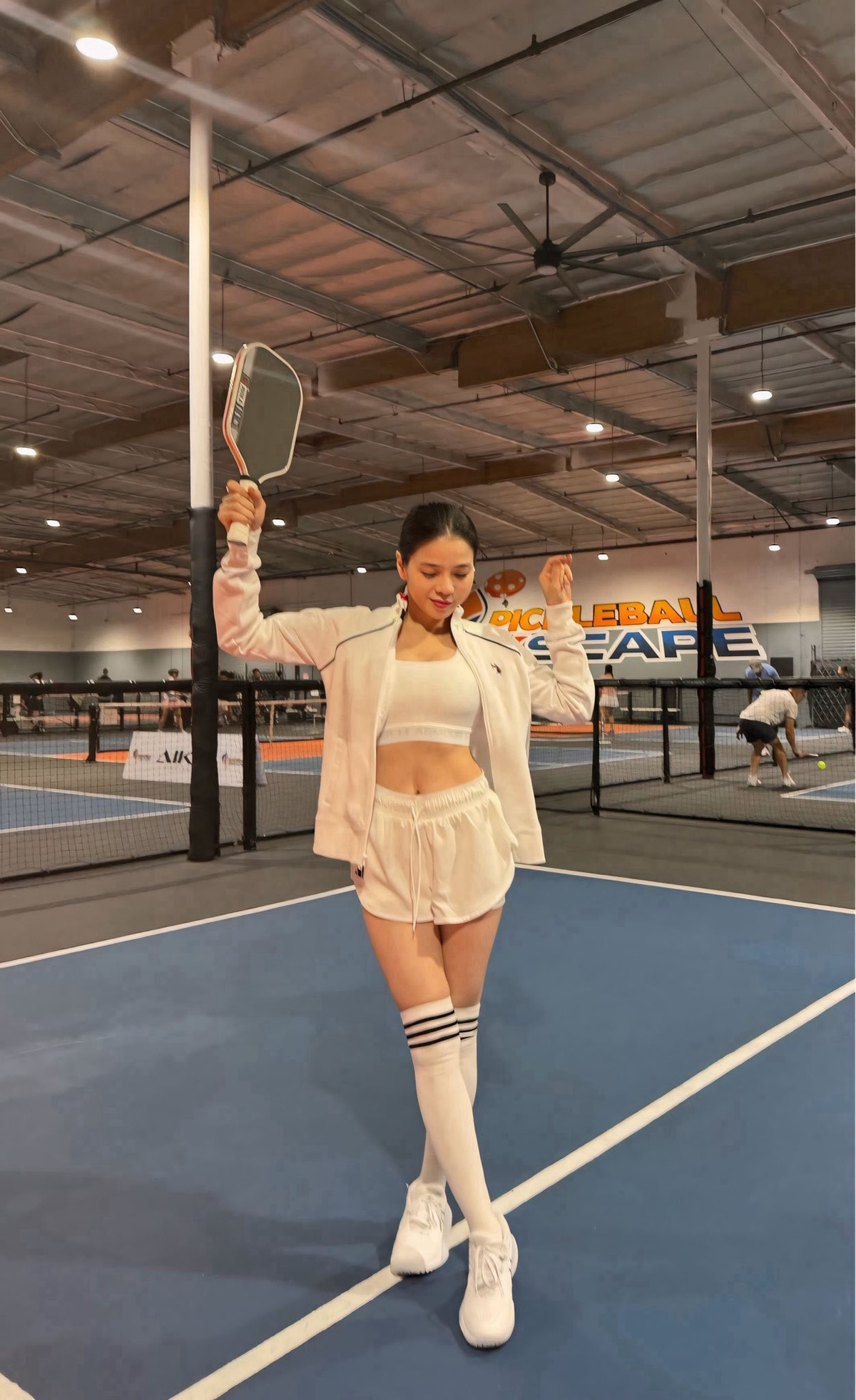 Ca sĩ Lệ Quyên lên đồ gợi cảm đi tập pickleball ở Mỹ. Ảnh: FB Lệ Quyên