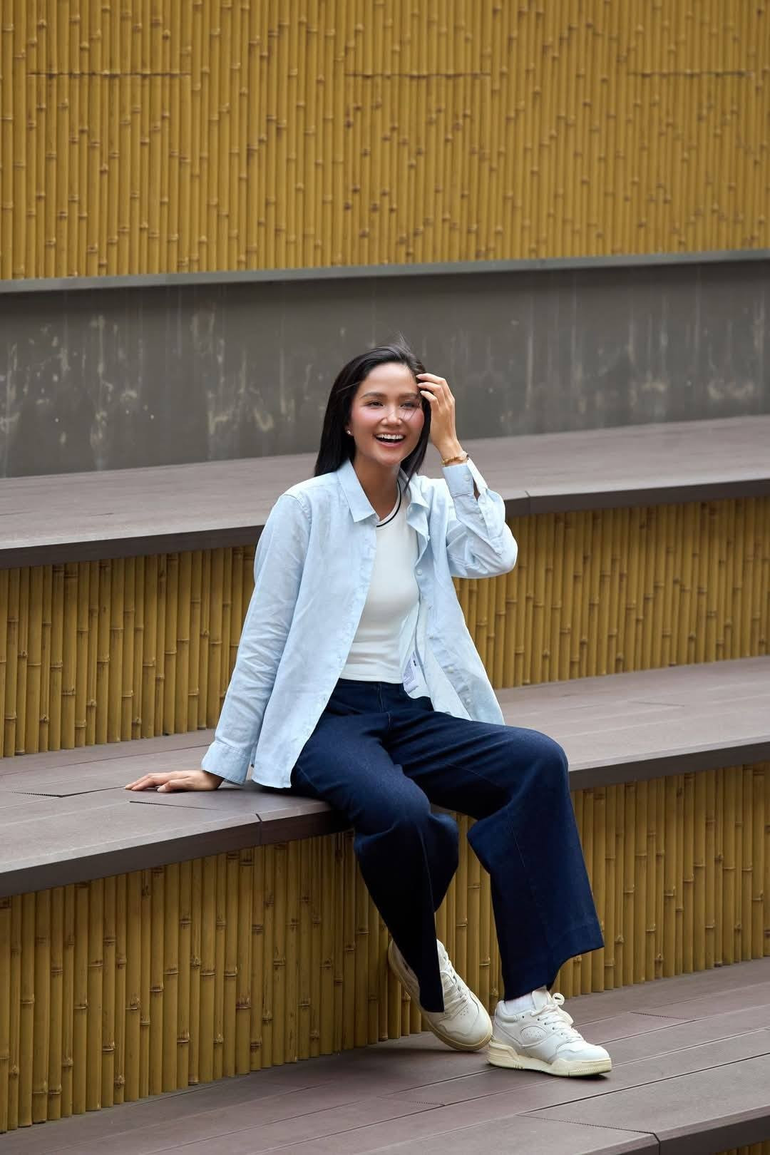 Hoa hậu H'Hen Niê chúc mọi người ngày mới tràn đầy năng lượng. Ảnh: FB H'Hen Niê