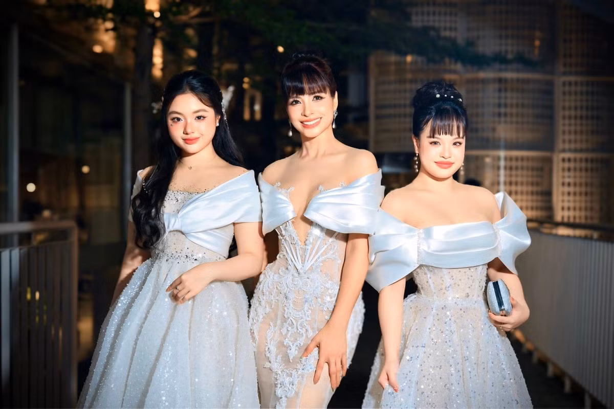 Cô yêu thích thời trang, đang học thiết kế. Mơ ước của Suti là được vào Học viện Thiết kế NABA (Italy). Con gái Thúy Hạnh được mọi người biết đến khi tham gia chương trình Bố ơi! mình đi đâu thế mùa hai, năm 2015.