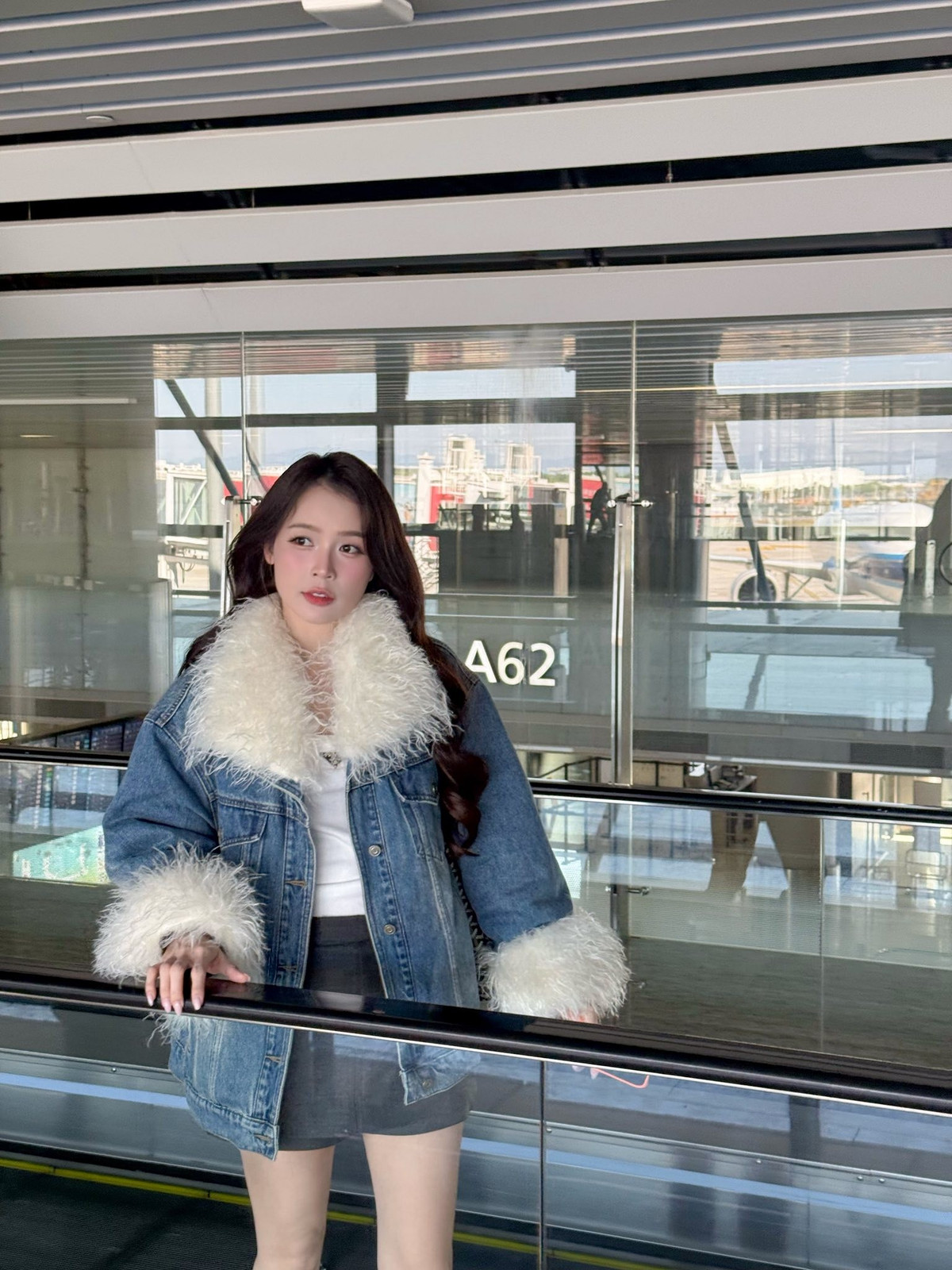 Gương mặt bầu bĩnh, dễ thương cùng làn da trắng mịn không tì vết khiến cô liên tục nhận về những lời khen “nhan sắc bị thời gian bỏ quên”.