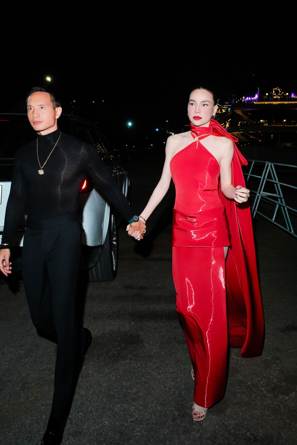 Tin tức sao Việt 23/1: Vợ chồng Hồ Ngọc Hà - Kim Lý tay trong tay song hành tại một sự kiện thời trang. Ảnh: FB Ho Ngoc Ha