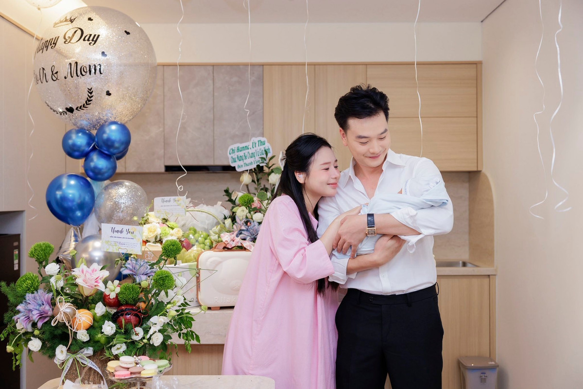 Cô bén duyên với công việc streamer từ năm 2019, Nam tiến một thời gian trước khi trở lại Hà Nội làm việc.