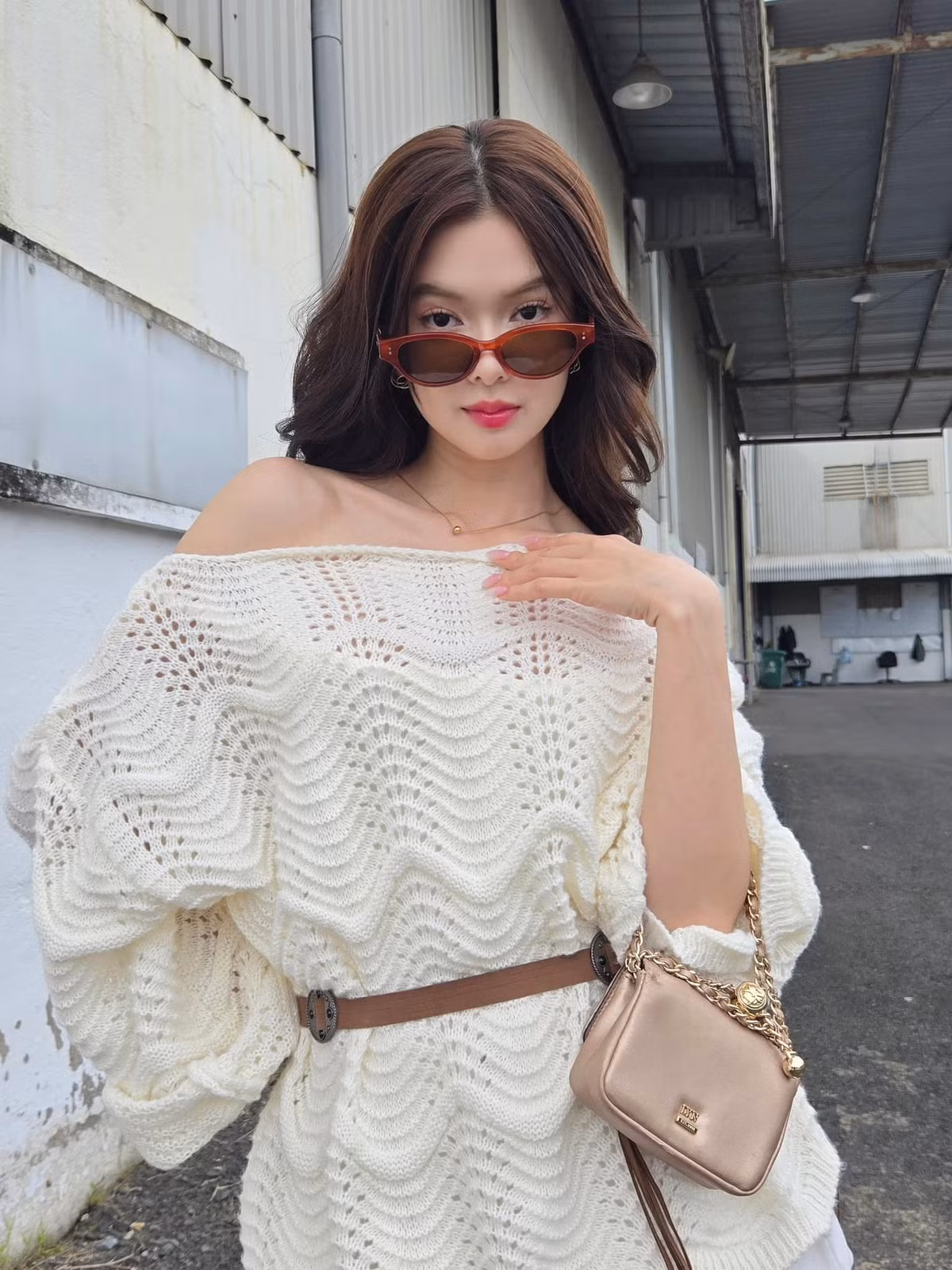 Cô còn có tài trang điểm với những video biến hóa được đầu tư. Ngoài ra, người đẹp còn thể hiện tài năng múa, nhảy nhiều thể loại. Ảnh: FB Yên Đan