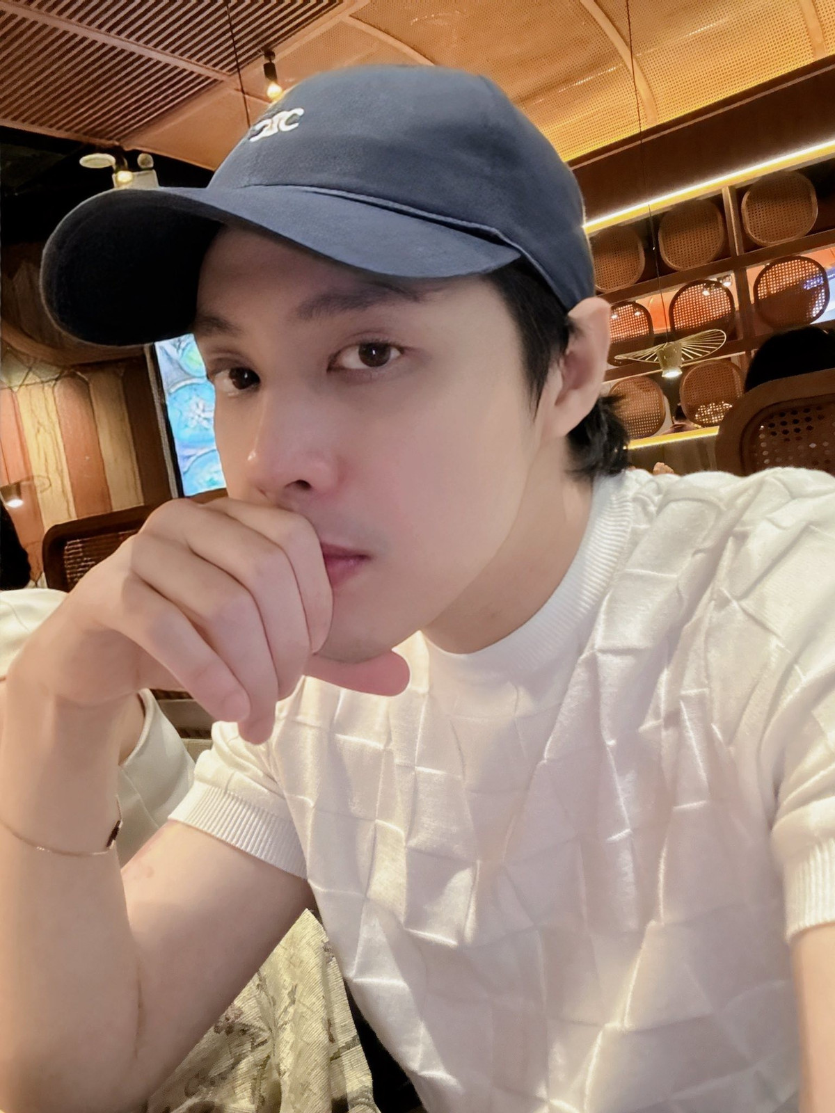 So với thời điểm mới vào nghề, Noo Phước Thịnh được nhận xét ngày càng điển trai, phong độ và chững chạc.