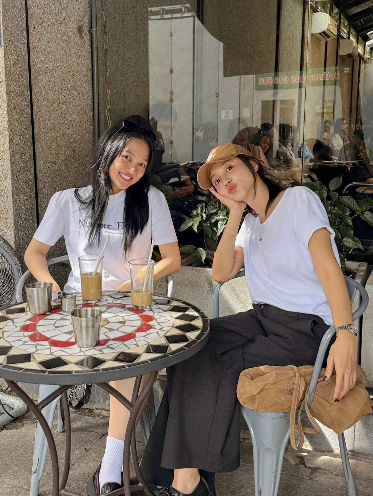 Ca sĩ Bảo Anh hội ngộ hot mom Salim. Ảnh: FB Bảo Anh