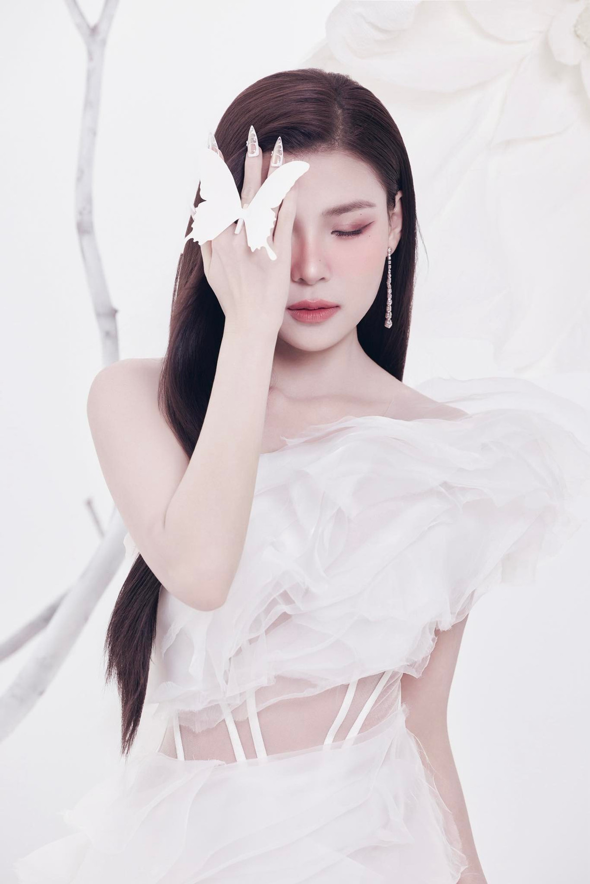 Thuý Diễm tự động viên: "Ngủ được một giấc thật đã sau hơn 2 tuần vất vả lăn lộn trên sân khấu. Cố lên nào nàng ơi, sắp được đi chơi rồi". Ảnh: FB Nguyễn Ngọc Thuý Diễm