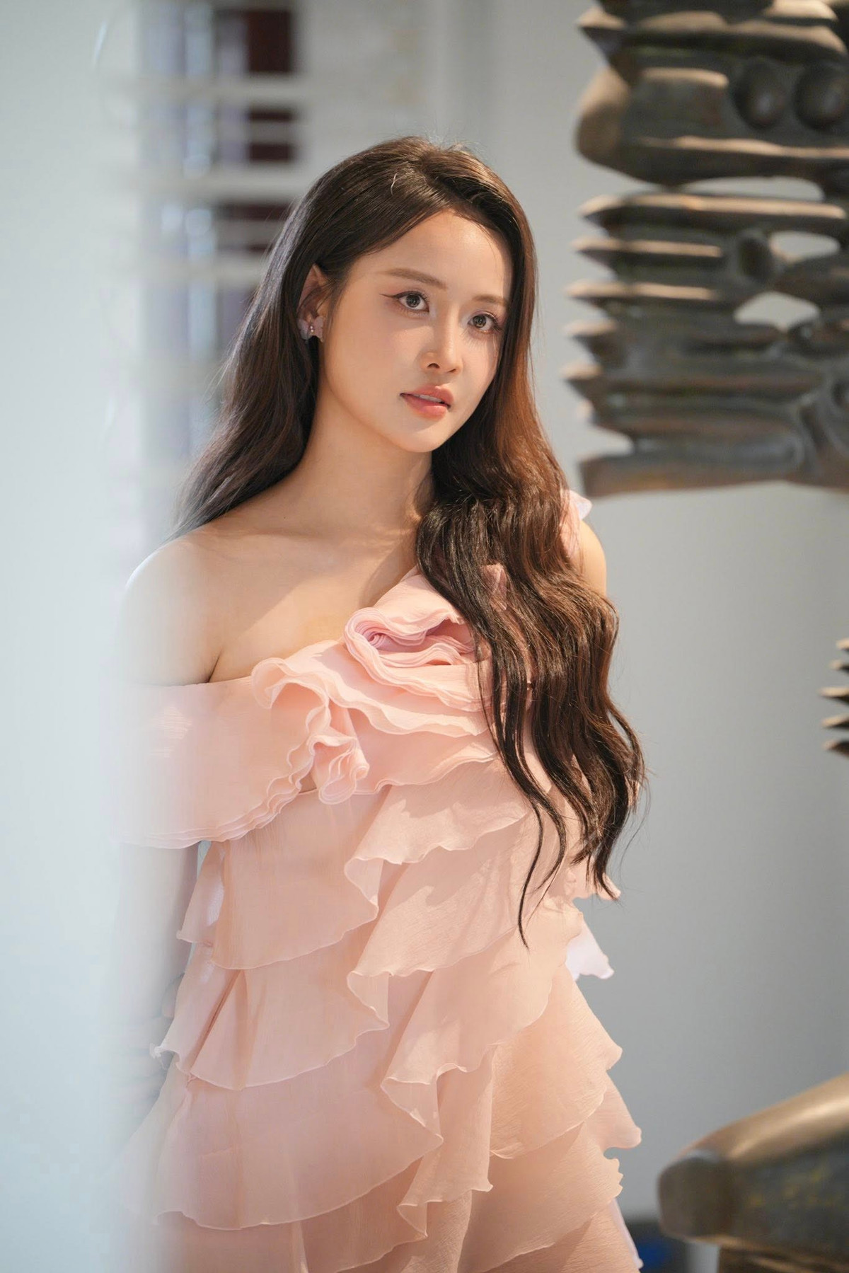 Người đẹp thường xuyên xuất hiện với hình ảnh trẻ trung, ngọt ngào nhưng vẫn toát lên vẻ quyến rũ, đằm thắm của một bà mẹ hai con.