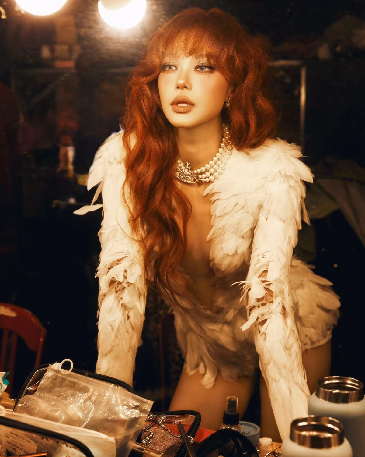 Từ vai trò ca sĩ, diễn viên cho đến nhà sản xuất phim, cô đều để lại dấu ấn riêng với sự nghiêm túc và sáng tạo.