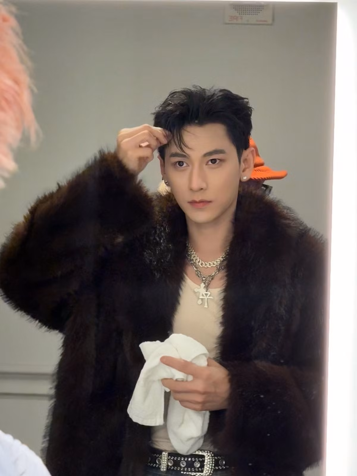 Tin tức sao Việt 28/7: Isaac khoe gương mặt "tuyệt đối điện ảnh". Ảnh: FB Isaac