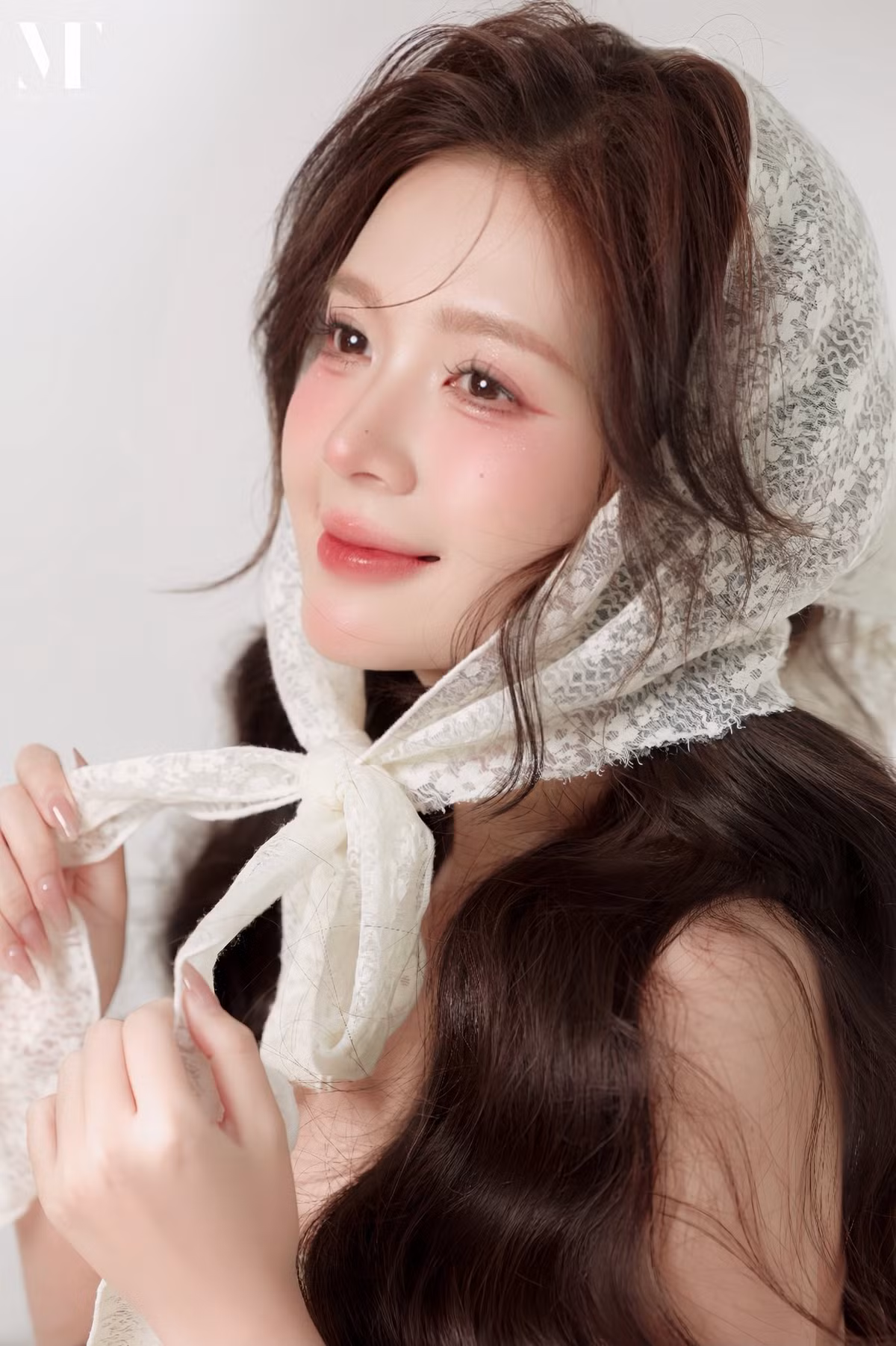 Điều khiến khán giả bất ngờ hơn cả là dù đã gần 30 tuổi, Ngọc Huyền vẫn sở hữu gương mặt bầu bĩnh, làn da mịn màng và phong cách trẻ trung như nữ sinh trung học. Ảnh: FB Nguyễn Hoàng Ngọc Huyền