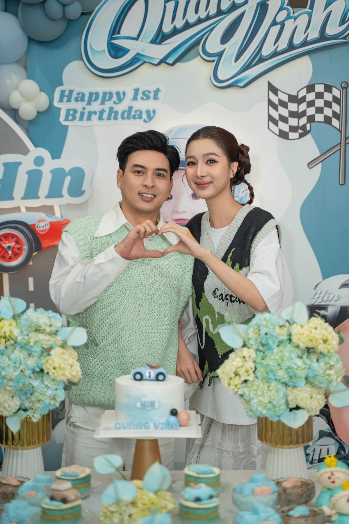 Tháng 8/2023, Hồ Quang Hiếu và Tuệ Như – bà xã kém anh 17 tuổi – tổ chức lễ ăn hỏi sau khoảng 4 tháng công khai chuyện tình cảm. Đến tháng 1/2025, Tuệ Như hạ sinh con trai đầu lòng.