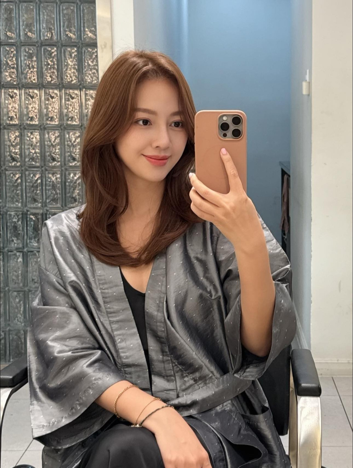 Diễn viên Băng Di khoe tóc mới trẻ trung, thời trang. Ảnh: FB Băng Di