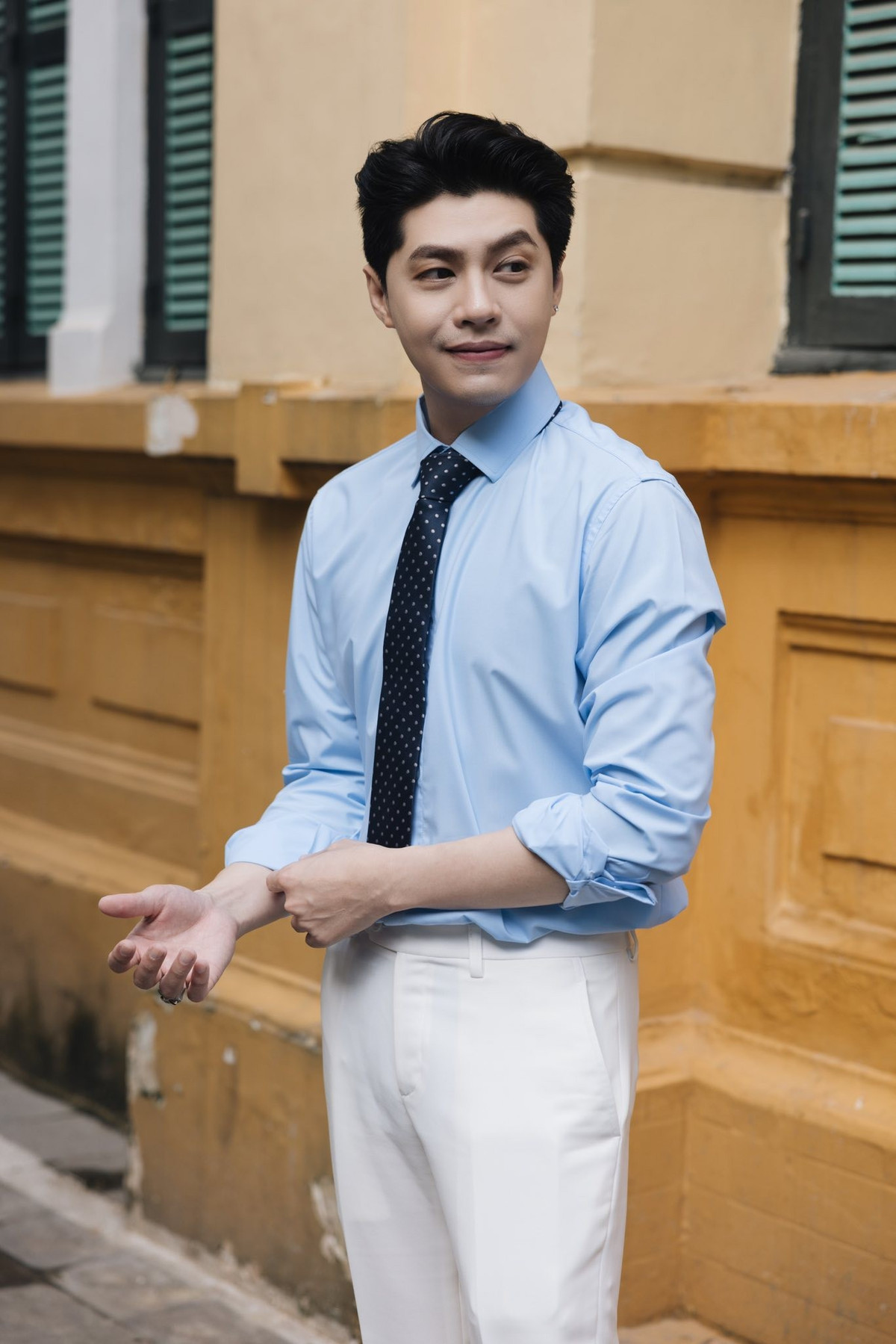 Ngoài ca hát, Noo còn tham gia nhiều show truyền hình, từng đảm nhận vai trò HLV ở Giọng hát Việt, Giọng hát Việt nhí, chứng minh sức hút bền bỉ của một ngôi sao hạng A.