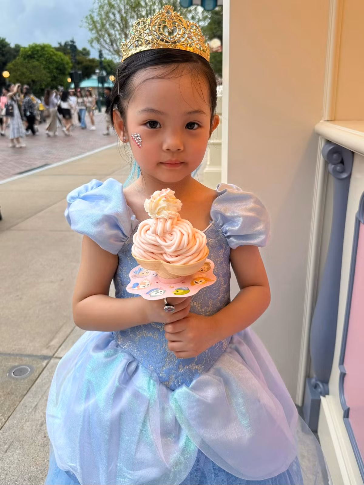 Ái nữ nhà Cường Đô La được nhận xét lớn phổng, ngày càng dịu dàng. Ảnh: FB Đàm Thu Trang