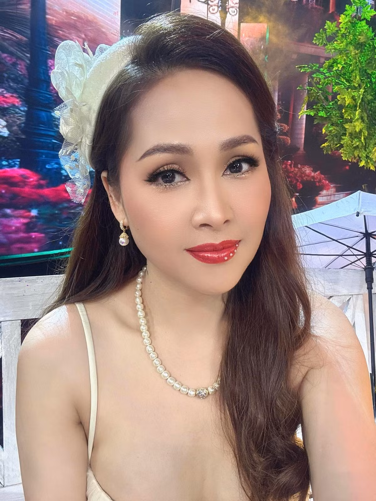 Hiện tại, Minh Thư đang làm mẹ đơn thân, chăm sóc cho con gái Bảo Ngọc.