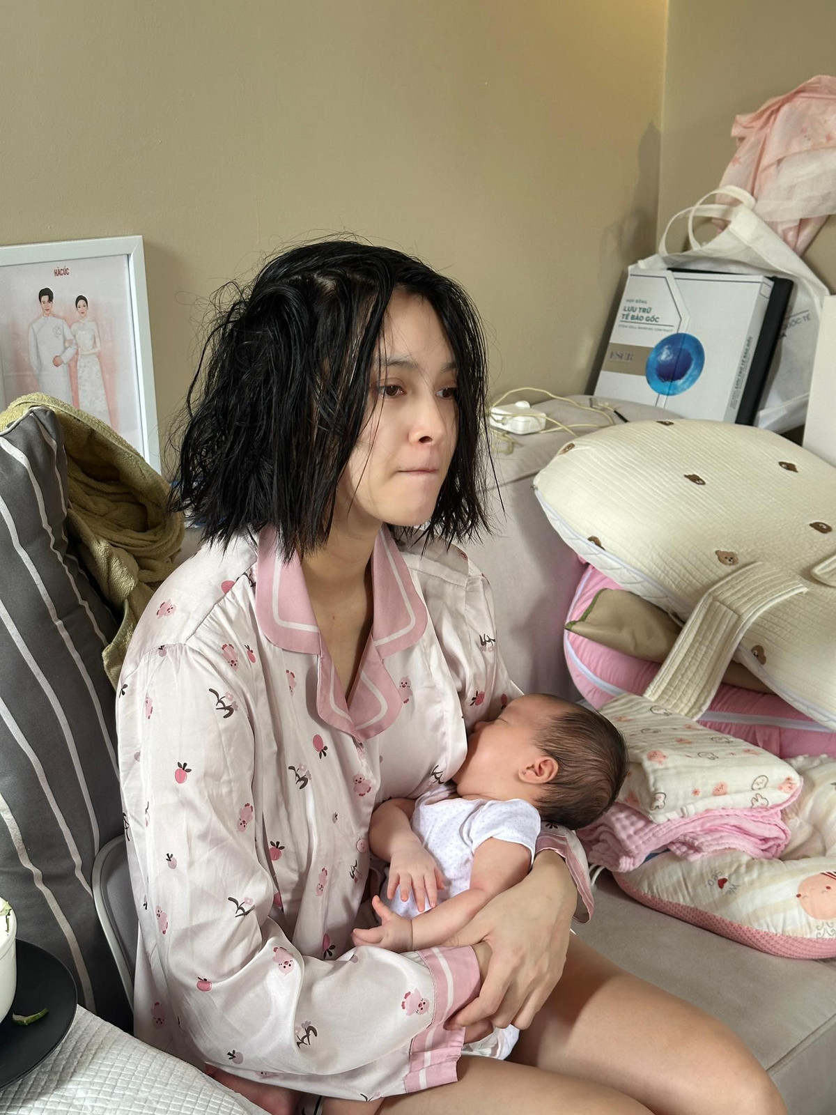 Tin tức sao Việt 15/9: Diễn viên Quỳnh Lương khoe ảnh "đầu bù tóc rối" khi ở cữ. Ảnh: FB Quỳnh Lương