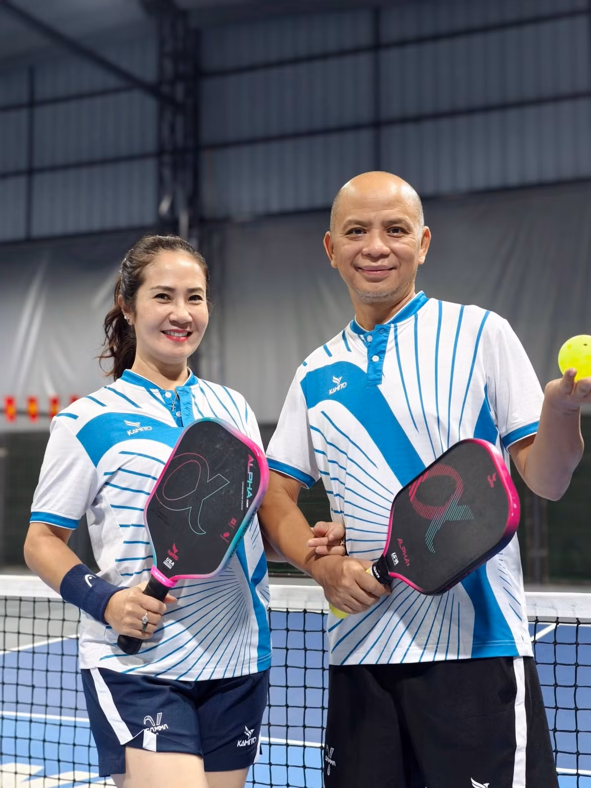 Tin tức sao Việt 27/10: NSƯT Nguyệt Hằng cùng ông xã - diễn viên Anh Tuấn "hâm nóng" tình cảm bằng cách cùng ra sân chơi thể thao. Ảnh: FB Nguyệt Hằng Cao