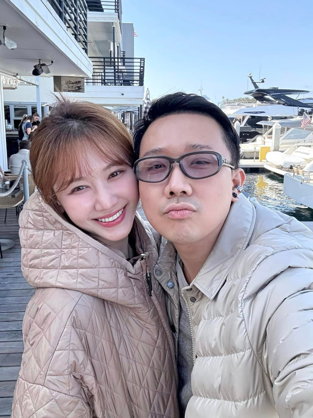 Kể từ khi chính thức kết hôn vào cuối năm 2016, Trấn Thành và Hari Won luôn là cặp đôi được quan tâm hàng đầu của showbiz Việt.