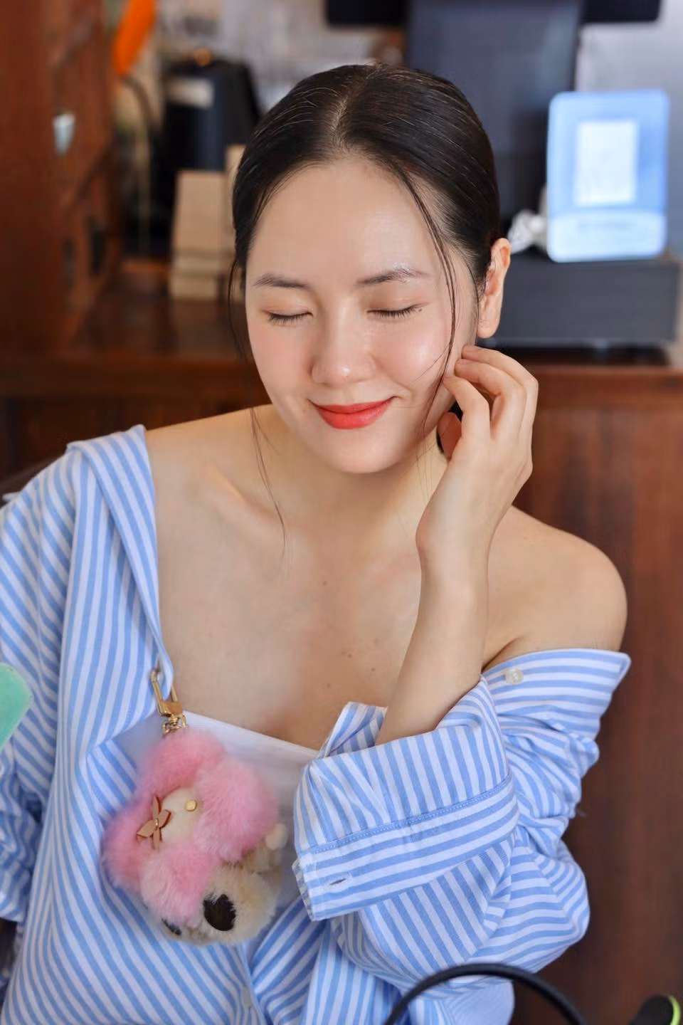 Gương mặt mộc gần như không trang điểm của Phương Linh vẫn toát lên vẻ rạng rỡ, trẻ trung. Ảnh: FB Tran Phuong Linh