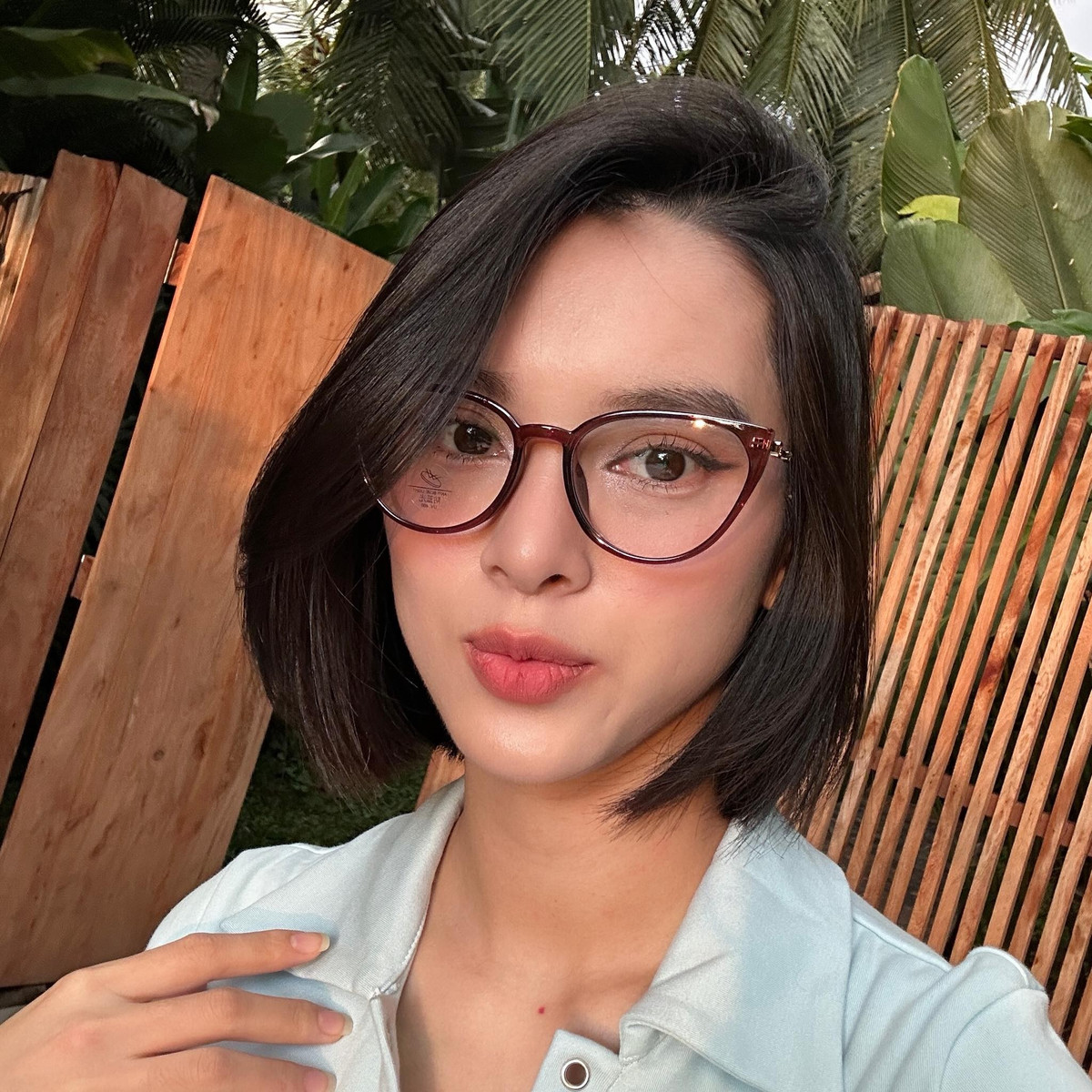 Diễn viên Quỳnh Lương nói cô thấy như bị 'đâm vào tim' khi đọc bình luận chê mình già như 45 tuổi sau khi sinh em bé thứ hai ở tuổi 30. Ảnh: FB Quỳnh Lương