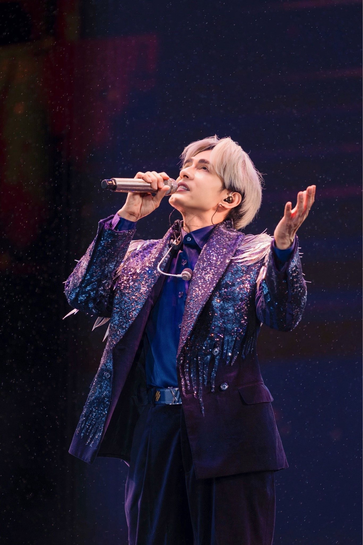 Ca sĩ Đan Trường xúc động gửi lời cảm ơn sau live concert kỷ niệm 30 năm ca hát đầy cảm xúc. Ảnh: FB Đan Trường