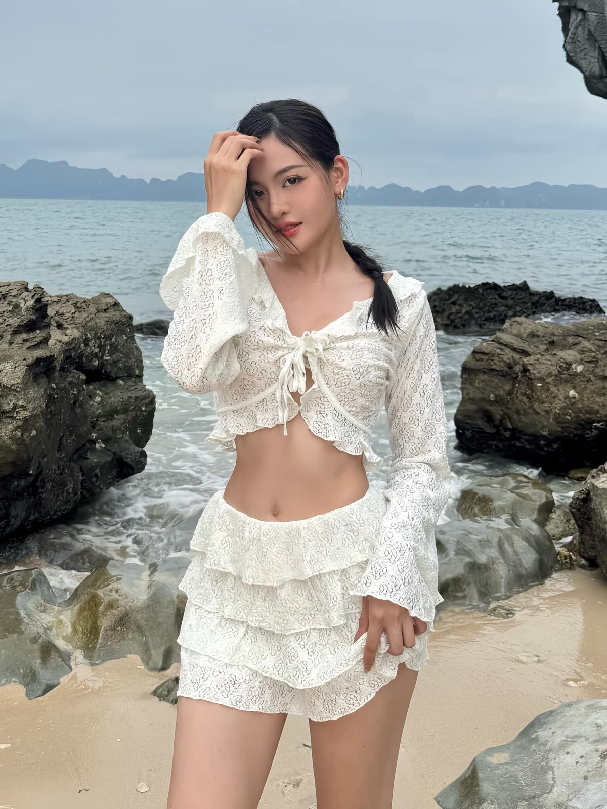 Cô ngày càng tự tin hơn trong việc khoe nhan sắc và vóc dáng của mình. Ảnh: FB Thuỳ Anh