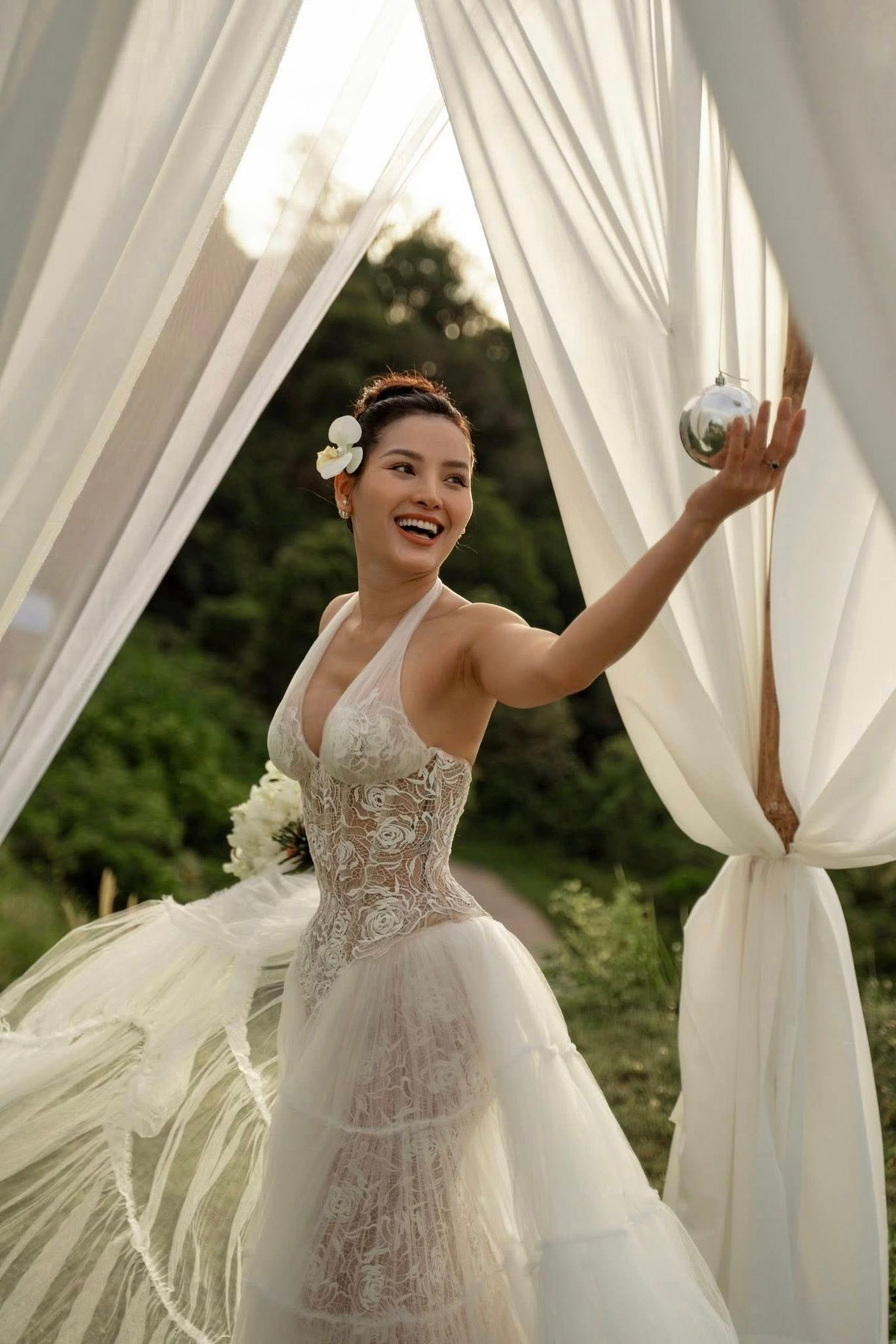 Vóc dáng sau sinh của Phương Trinh Jolie được nhiều chị em ngưỡng mộ.