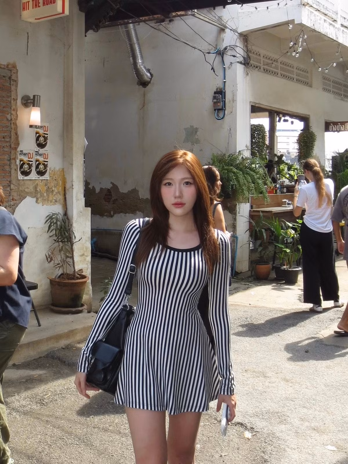 Vóc dáng thon gọn, gương mặt nhỏ nhắn và phong cách thời trang nhiều thay đổi mới mẻ giúp cô ngày càng ghi điểm trong mắt công chúng. Ảnh: FB Huỳnh Uyển Ân