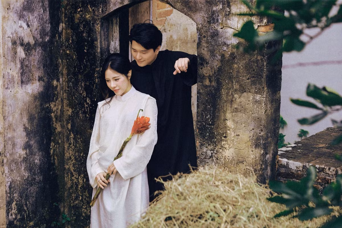 Trên trang cá nhân, cả hai cũng thường xuyên chia sẻ những khoảnh khắc đời thường giản dị nhưng đầy ấm áp.