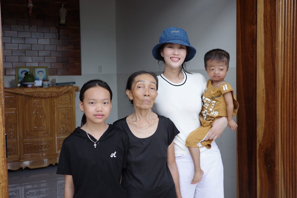 Hoa hậu Thiên Ân có một ngày thiện nguyện ý nghĩa. Ảnh: FB Đoàn Thiên Ân