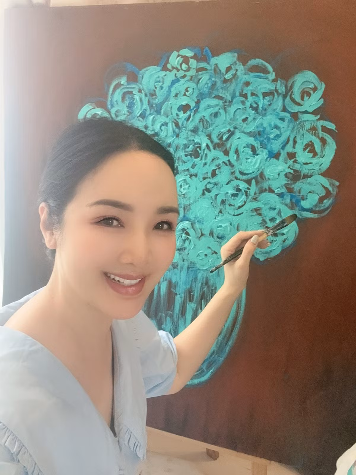 Hoa hậu Giáng My khoe bức tranh mới vẽ. Ảnh: FB Giang My Nguyen