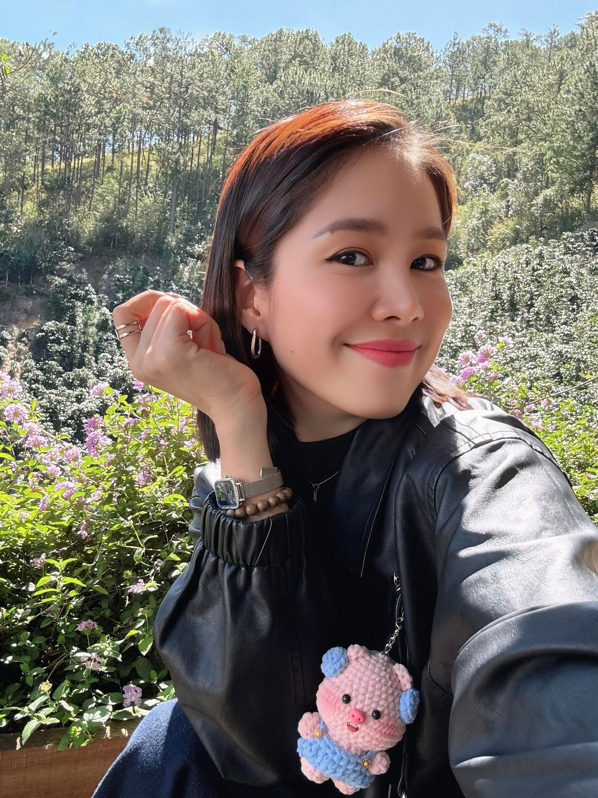 Những khoảnh khắc bên chồng và gia đình nhỏ của nữ diễn viên luôn nhận được nhiều sự quan tâm từ khán giả.