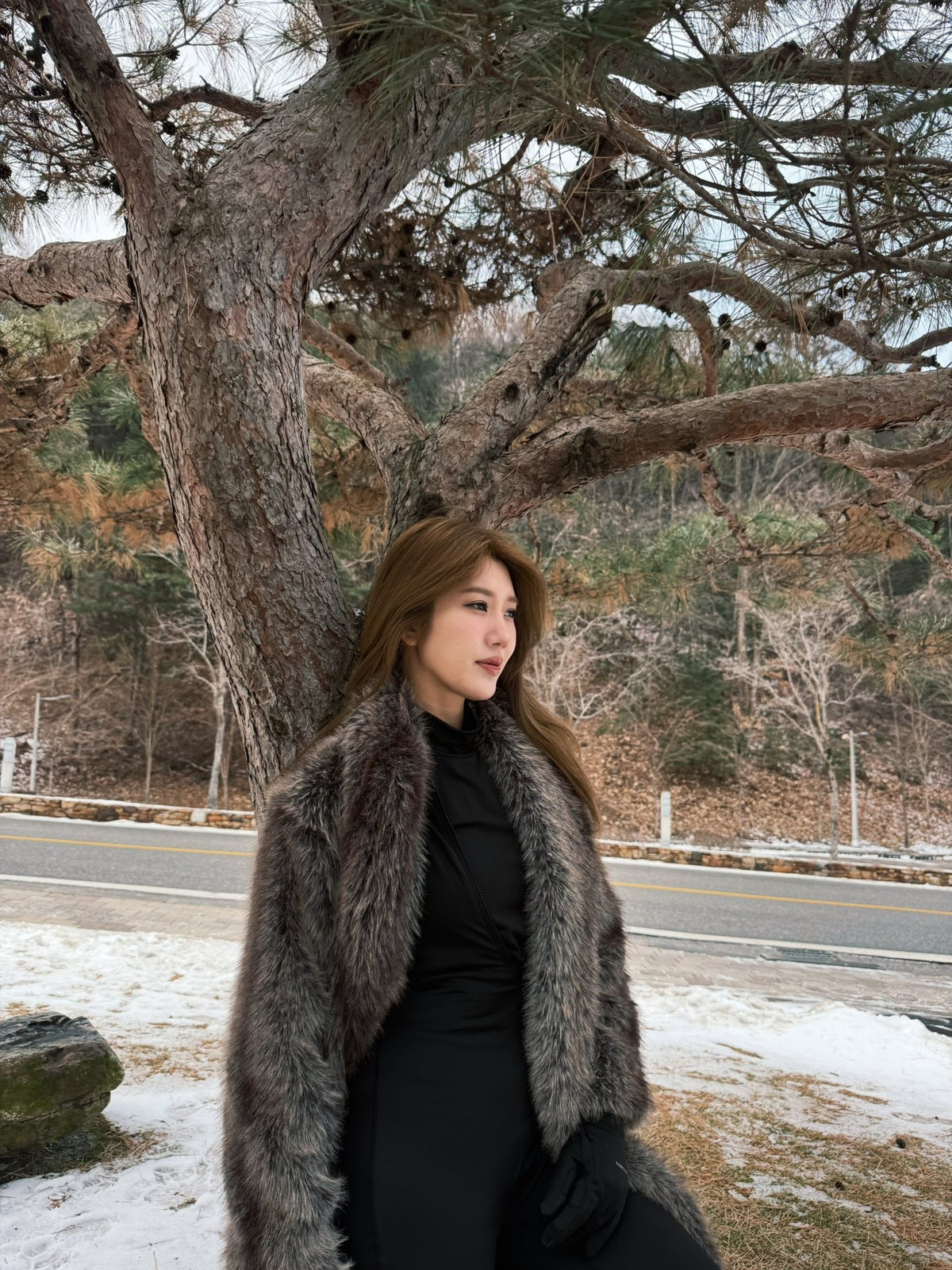 Không cần tạo dáng cầu kỳ hay phô trương, Thúy Ngân vẫn nổi bật với vẻ ngoài rạng rỡ.