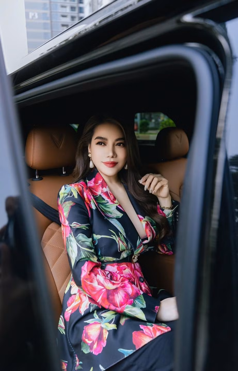 Cô vẫn giữ được sắc vóc trẻ trung, body cuốn hút làm tiền đề cho việc mặc gì cũng đẹp. Ảnh: FB Trương Ngọc Ánh