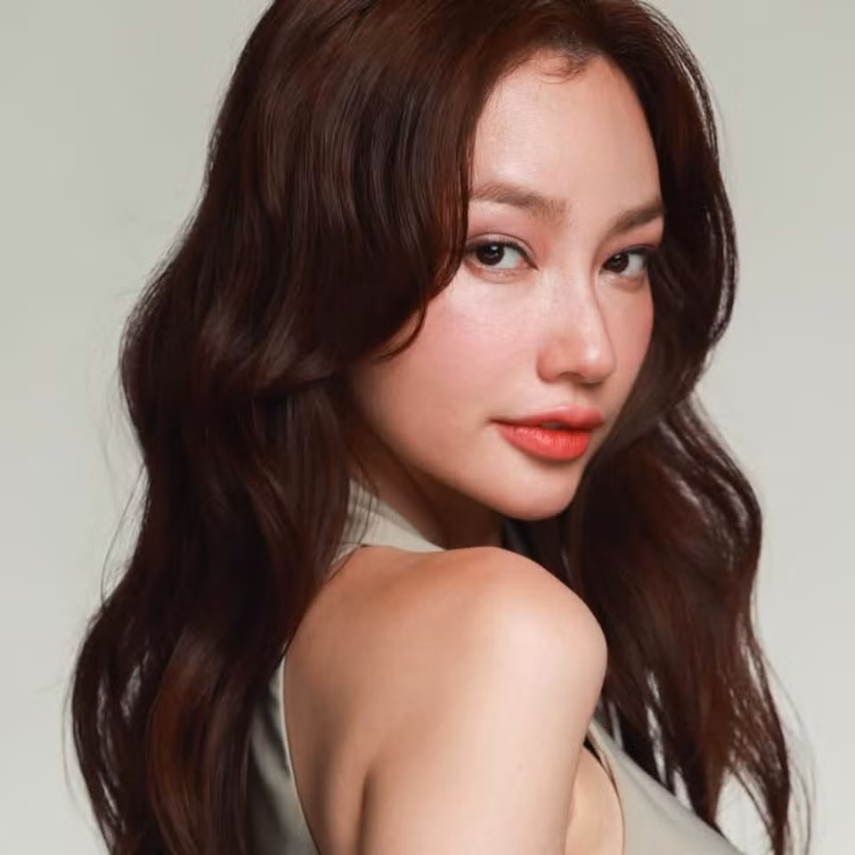 Sau cột mốc đáng nhớ ấy, nhan sắc và phong cách của Trúc Diễm ngày càng thăng hạng.