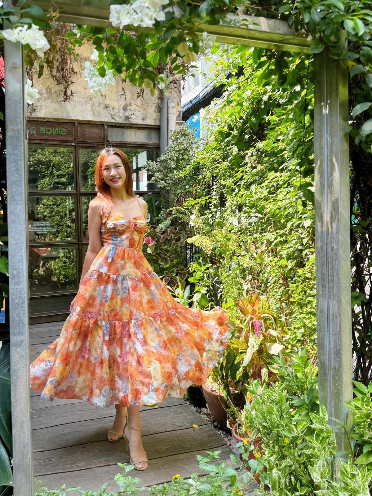 Những năm đầu sau biến cố hôn nhân, Hoàng Oanh dành trọn vẹn thời gian chăm sóc bé Max. Tuy nhiên, khi con trai dần khôn lớn và tự lập, cô bắt đầu lắng nghe và chăm sóc bản thân nhiều hơn.