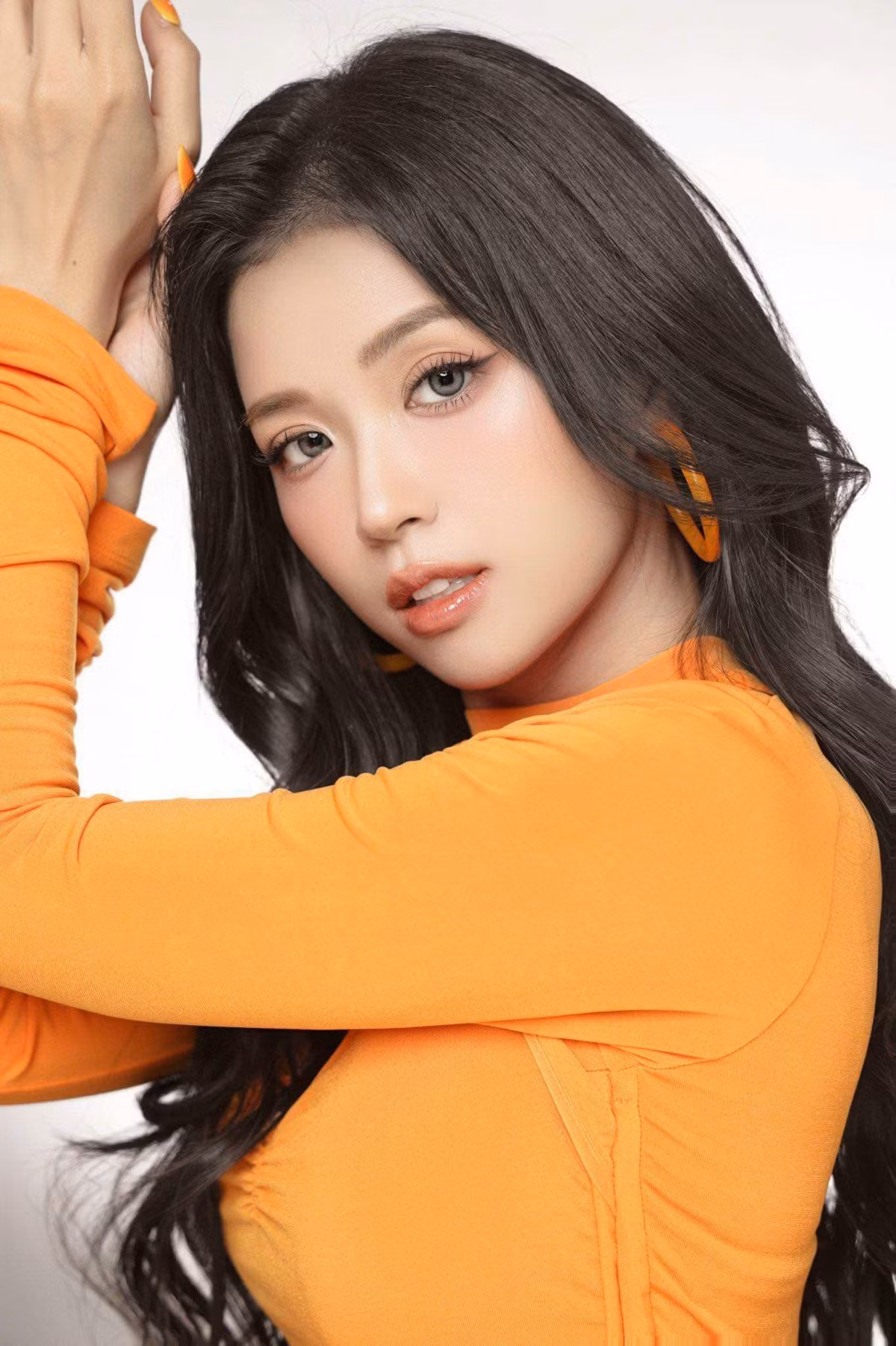 Gương mặt bầu bĩnh, đôi mắt to tròn và nụ cười rạng rỡ giúp cô trở thành “nàng thơ” trong mắt nhiều khán giả.