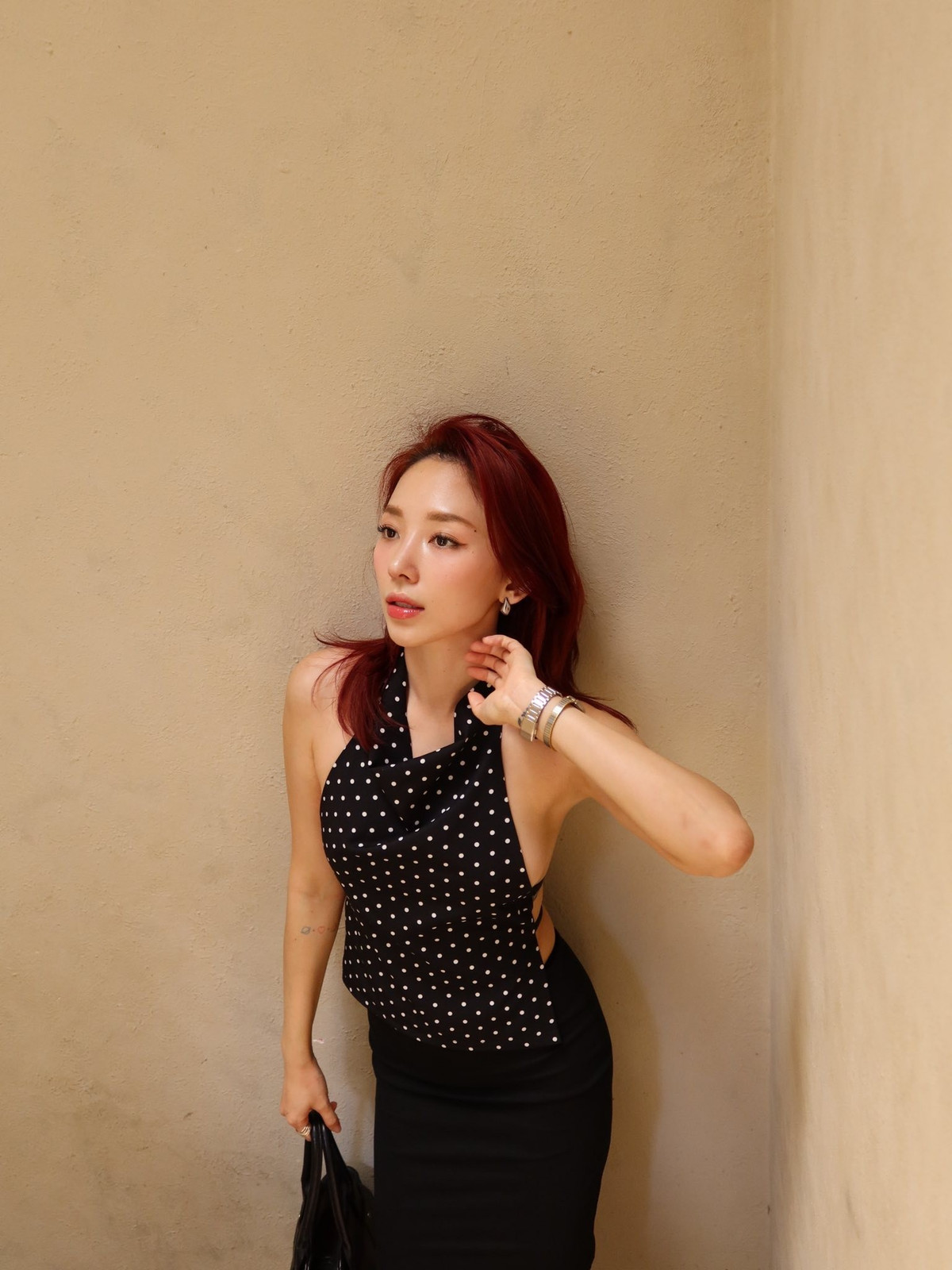 Tóc Tiên chọn cách xuất hiện đầy rạng rỡ trên mạng xã hội.