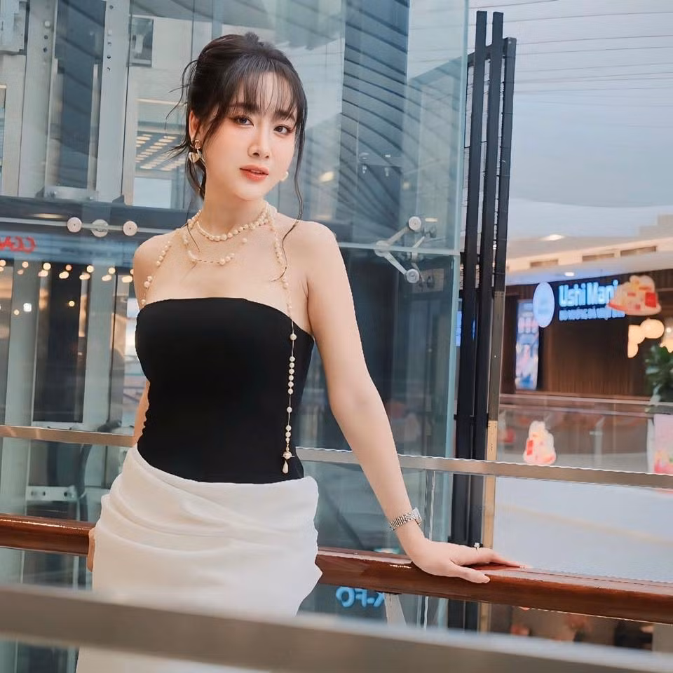 Trên mạng xã hội, Thùy Anh thường xuyên chia sẻ những hình ảnh đời thường quyến rũ. Ảnh: FB Nguyễn Thuỳ Anh