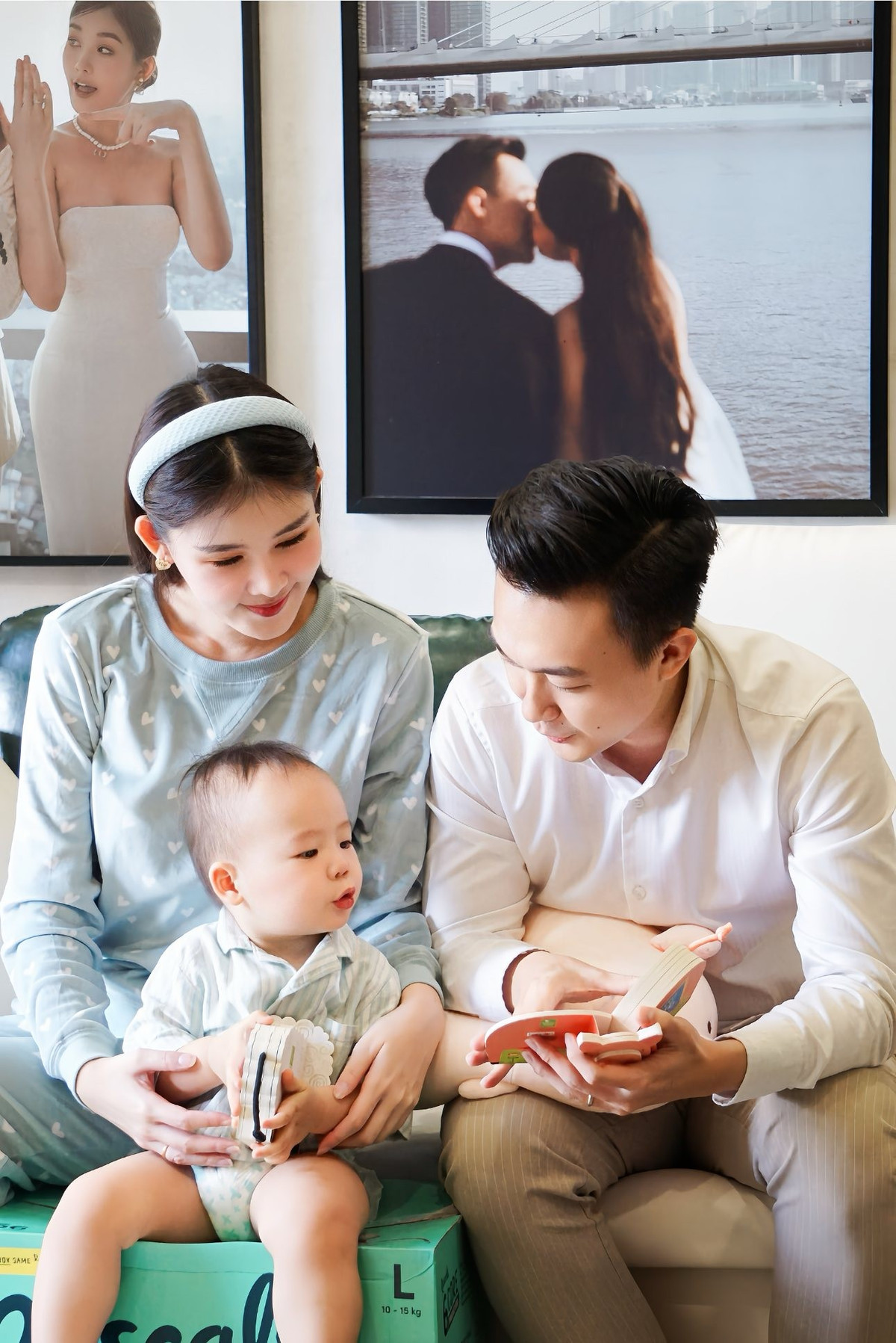 Cuối năm 2022, Ngân Anh kết hôn với MC Phan Tô Ny và đón con trai đầu lòng chào đời vào cuối năm 2023. Ảnh: FB Lê Âu Ngân Anh