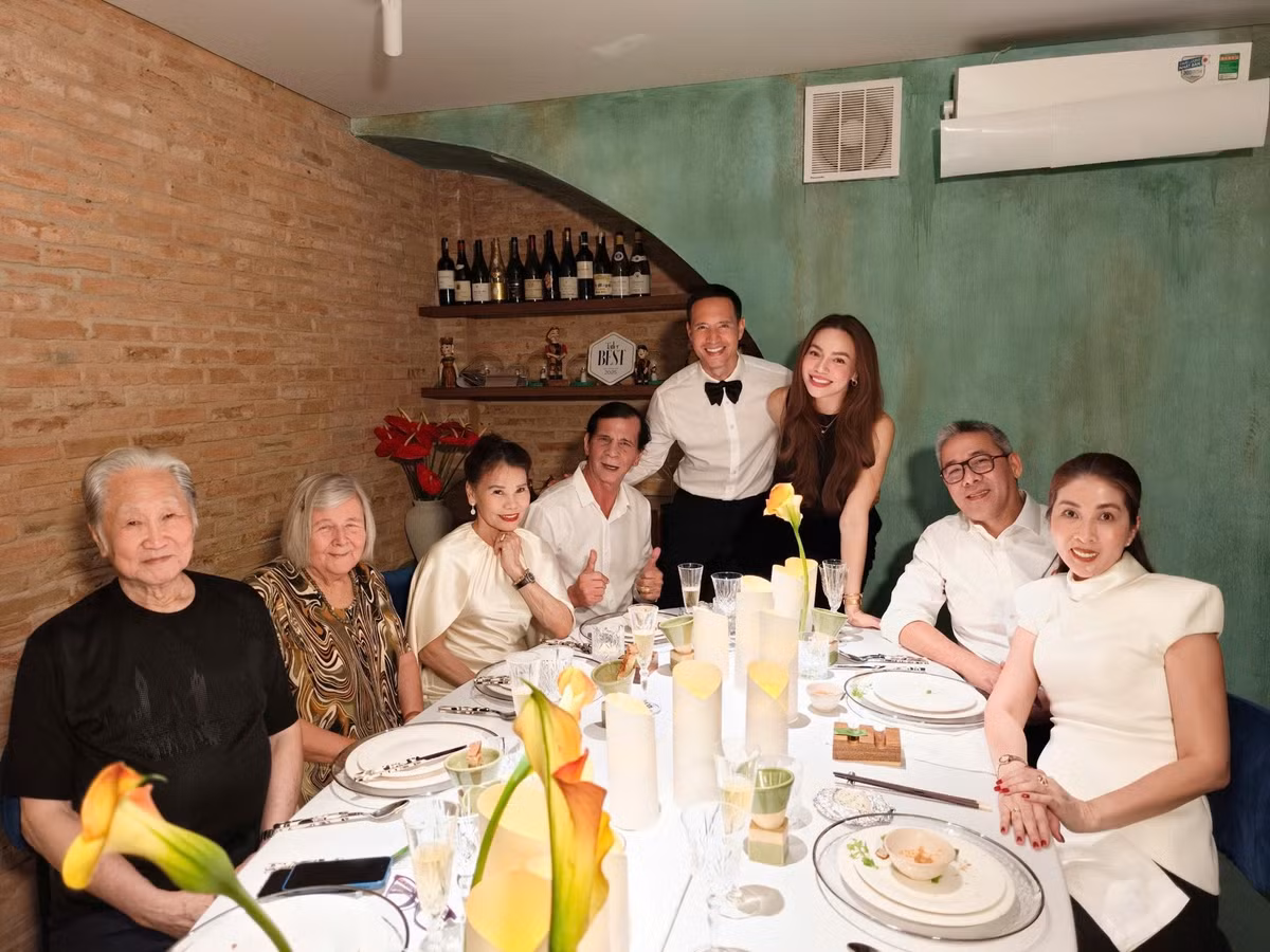 Dịp này, bà Ngọc Hương - mẹ của Hồ Ngọc Hà nhắn gửi đến con gái: "Chúc một đời bình an và hạnh phúc con nhé".