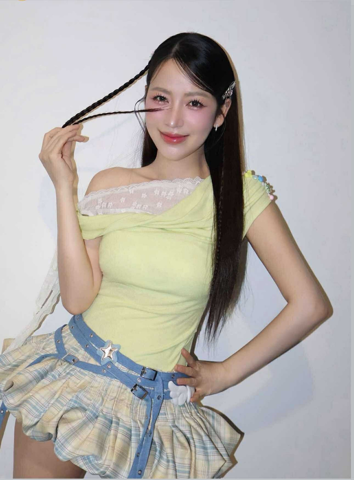 Ngay sau khi loạt ảnh được đăng tải, khán giả đã để lại nhiều bình luận khen ngợi nhan sắc ngày càng mặn mà của “mẹ bỉm sữa” Puka.